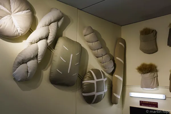 08 Wandschmuck im Treppenhaus