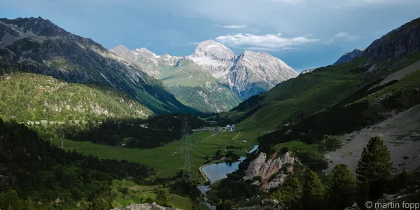 10 frühe Fahrt über den Albula mit Rückblick auf den Piz Ela