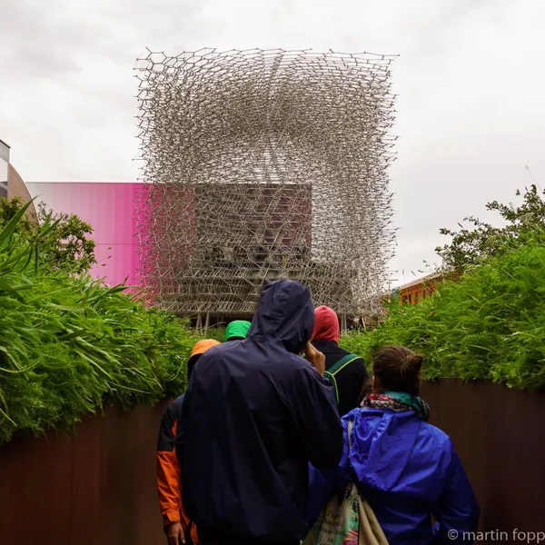 18 filigranes Gebilde beim UK-Pavillon (1)