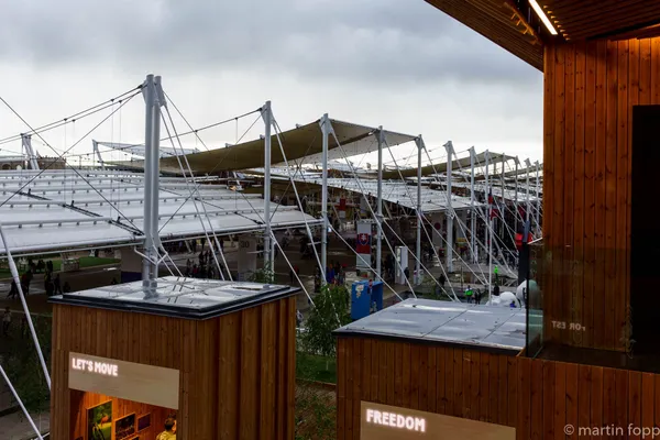 27 Blick über die Dächer der Allee