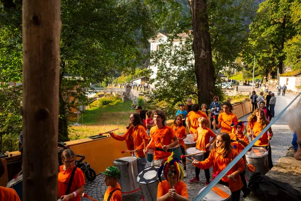 32 Feier zu Bondo II