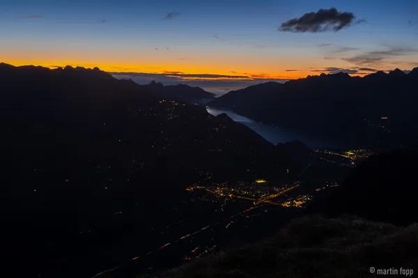 33 Walenstadt und Walensee beim Eindunkeln