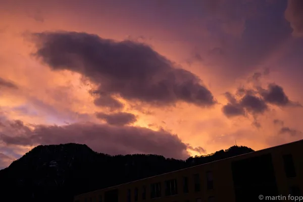 33 farbiger Sonnenuntergang